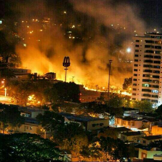 brennendes Venezuela brennendes Venezuela